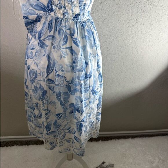 WHBM Blue and White Strapless Floral Eyelet Hem Dress Size 2P - Picture 8 of 13